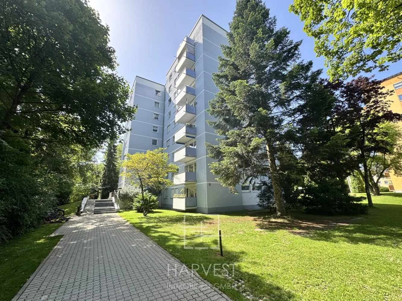 Sanierungsbedürftige 3-Zimmer-Wohnung mit Südwestbalkon in Ottobrunn – Waldkolonie / Verkauf im Biet, München Kreis – Bild 1