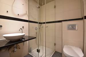 Mitten in D-Altstadt! Modernes Apartment mit Balkon  – Hunsrückenstraße 17, 40213 Altstadt, Düsseldorf – Vorschaubild 3