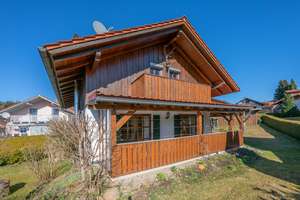 Charmantes Landhaus mit Alpenflair, großzügigem Garten und nachhaltiger Ausstattung – Die vollständige Adresse der Immobilie erhältst du vom Anbieter., 94518 Spiegelau – Vorschaubild 3