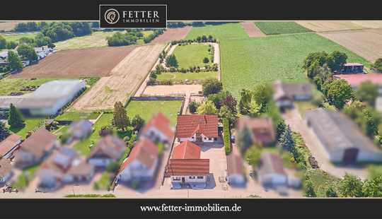 Bild von Pferdeimmobilie in Worms mit großem Mehrfamilienhaus und eigener Ovalbahn zu verkaufen!