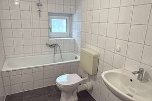 sanierte 2-Zimmwerwohnung mit *Balkon* – Kampstraße 9, 46117 Osterfeld-West, Oberhausen – Vorschaubild 5