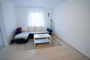 Zweifamilienhaus mit Potenzial – zentrale Lage & Scheune inklusive – Ludwigsburg (Kreis) – Vorschaubild 8