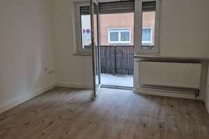 Schöner Wohnen Nähe Insel Schütt ! Süße, komplett sanierte 2-Zimmer-Erdgeschoss-Wohnung mit Balkon – Martin-Treu-Straße 42, 90403 Altstadt, St. Sebald, Nürnberg – Vorschaubild 2