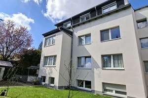 Gepflegtes, massiv gebautes Wohnhaus mit fünf  Wohnungen zuzüglich Souterrain , diverse Nutzung – Die vollständige Adresse der Immobilie erhältst du vom Anbieter., 12249 Lankwitz, Berlin – Vorschaubild 2