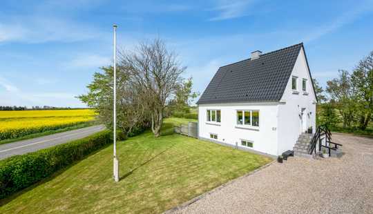 Bild von Offen für Gebote - Am Rande von Møgeltønder mit Blick auf die Landschaft