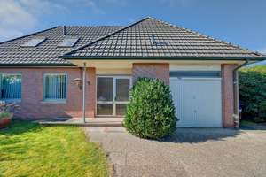 Walmdachbungalow mit vielen Möglichkeiten, ebenerdiges Wohnen - plus separate Wohnfläche im DG – Wangeroogestraße 7, 26919 Brake (Unterweser) – Vorschaubild 2