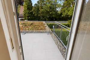 Helle 3-Zi-Wohnung mit großem Balkon in Obergiesing / Ramersdorf – naturnah und ideal geschnitten – Die vollständige Adresse der Immobilie erhältst du vom Anbieter., 81549 Balanstraße-West, München – Vorschaubild 2
