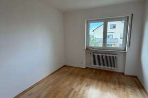 Großzügige helle 4-Zimmer-Wohnung – Die vollständige Adresse der Immobilie erhältst du vom Anbieter., 91325 Adelsdorf – Vorschaubild 9