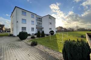 Ruhige 2 Zimmer Wohnung mit Blick über die Felder