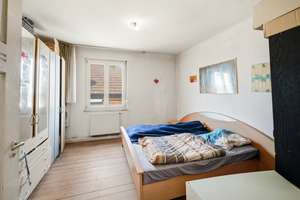 Renovierungsbedürftige 3 Zimmer + ausbaubares Dachgeschoss in Stuttgart-Bad Cannstatt – Tilsiter Str 5, 70374 Schmidener Vorstadt, Stuttgart – Vorschaubild 2
