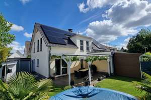 Ihr neues Zuhause mit Zukunft – Zweifamilienhaus mit PV-Anlage, Außenpool und Vollkeller! – Die vollständige Adresse der Immobilie erhältst du vom Anbieter., 33378 Rheda-Wiedenbrück – Vorschaubild 2