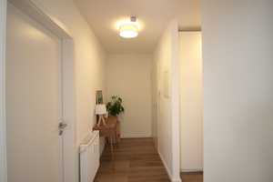 Wunderschöne 3-Zimmer-Dachgeschosswohnung mit gehobener Innenausstattung und EBK in Köln Porz Urbach – Köln – Vorschaubild 3