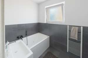 leere 3-Zi. Wohnung in Wiesbaden-Delkenheim – Mannheimer Straße 3, 65205 Delkenheim, Wiesbaden – Vorschaubild 13