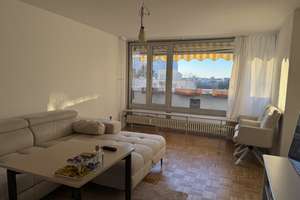 Helle, modernisierte 3,5-Zimmer-Wohnung mit zwei Balkonen direkt am Olympiapark – Werner-Friedmann-Bogen 14, 80993 Alt-Moosach, München – Vorschaubild 3