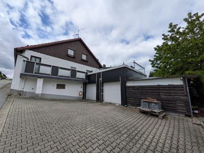 Renovierungsbedürftiges Zweifamilienhaus in ruhiger Wohnlage zu verkaufen