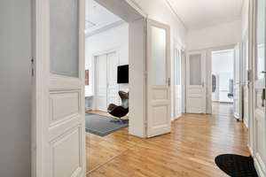 Luxuriöse sanierte Altbauwohnung in Bestlage – Mit Dachterrasse, Stellplatz und Blick ins Grüne – Die vollständige Adresse der Immobilie erhältst du vom Anbieter., 40217 Unterbilk, Düsseldorf – Vorschaubild 11
