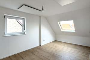 Erstbezug nach Sanierung: Helle DG-Wohnung mit Einbauküche – 74348 Lauffen am Neckar – Vorschaubild 7