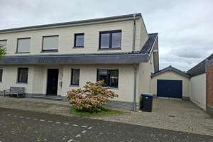 Modernes und großzügig gestaltets Zweifamilienhaus in gehobener Lage in Gangelt/Birgden