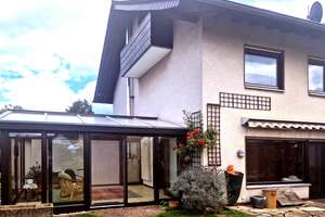 Einfamilienhaus in Hennef-Geistingen mit schönem Garten, Sauna und Wintergarten zu vermieten – Die vollständige Adresse der Immobilie erhältst du vom Anbieter., 53773 Hennef (Sieg) – Vorschaubild 1
