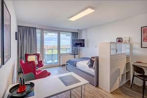 Möbliert: Apartment  im 8. OG. mit herrlichem Weitblick über München