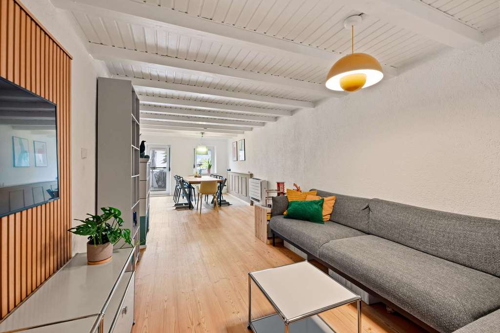 Immobilie in Cleebronn - Reihenmittelhaus mit XXL Balkon, Scheune, PV-Anlage & Garage in Cleebronn - Bild 1