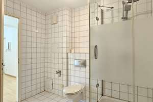 Bezugsfrei: Charmante 2-Zimmer-Wohnung mit Balkon und TG-Stellplatz – Die vollständige Adresse der Immobilie erhältst du vom Anbieter., 13156 Niederschönhausen, Berlin – Vorschaubild 10