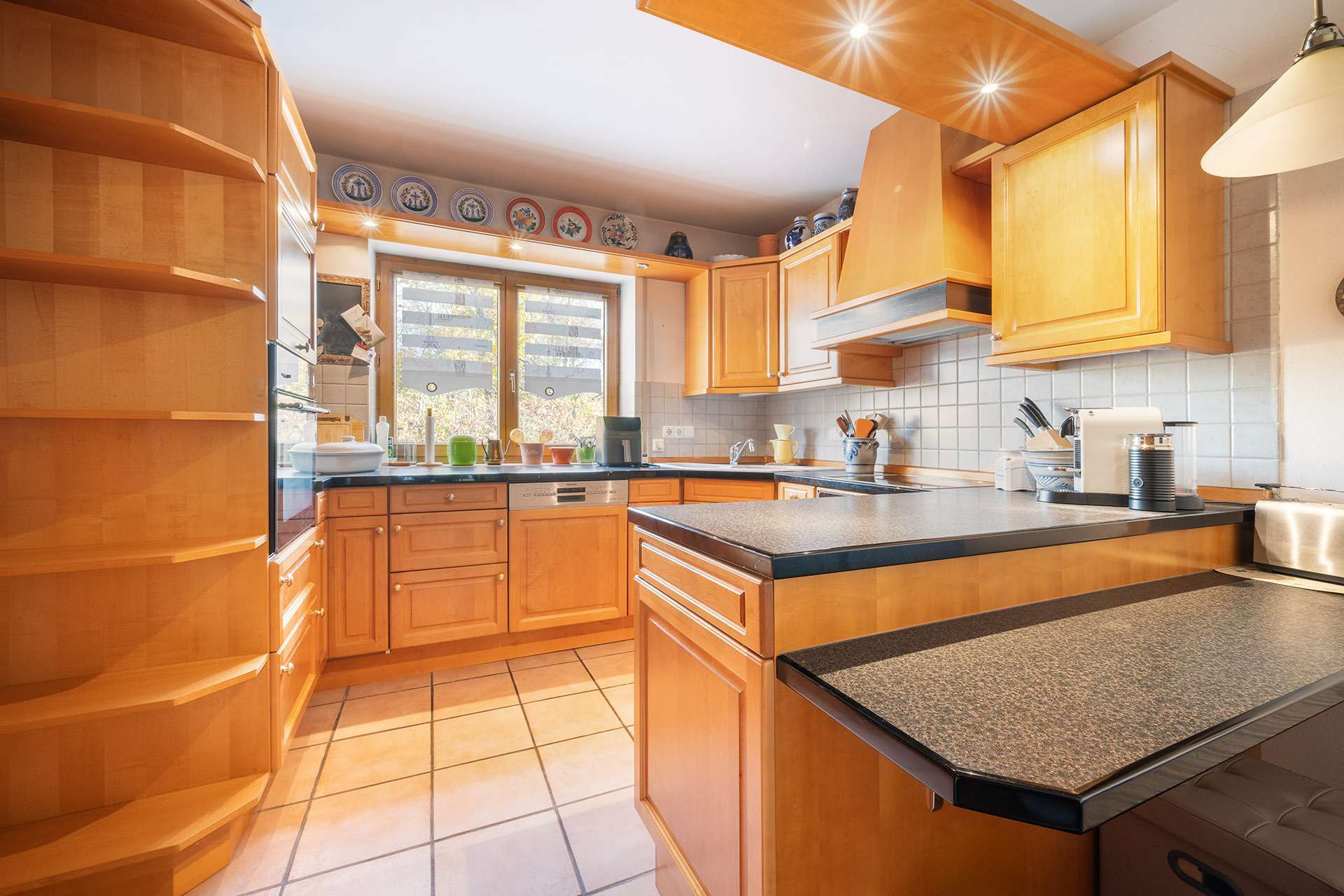 Immobilie in Au in der Hallertau - Ruhig und gediegen! Gepflegte Doppelhaushälfte auf schönem Grundstück - Bild 1