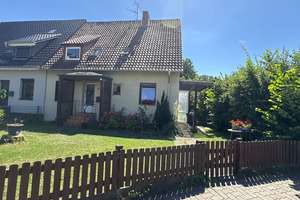 Viel Platz für den Alltag: Geräumiges Doppelhaus in Wolfsburg