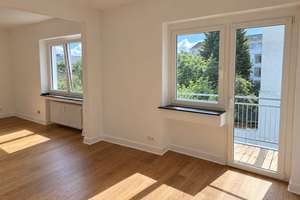 Hochwertig sanierte 2-Zimmer-Wohnung mit Balkon in Düsseldorf-Oberkassel