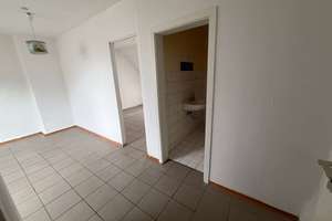 Viel Platz & Potenzial: 2-Zimmer-Wohnung mit zwei zusätzlichen Zimmern im Dachgeschoss – 46149 Schwarze Heide, Oberhausen – Vorschaubild 12