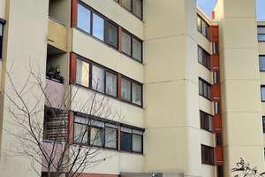 Sanierte 2-Raum-Wohnung mit Balkon und Einbauküche in Garching bei München