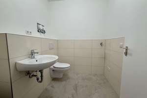 Provisionsfrei und Denkmal: Frisch renovierte  Wohnung am Olympia-Einkaufszentrum – Die vollständige Adresse der Immobilie erhältst du vom Anbieter., 80993 Alt-Moosach, München – Vorschaubild 3