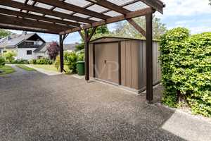 Familienfreundliches Mehrgenerationenhaus mit großem Garten, Doppelcarport & viel Potential! – Hochtaunuskreis – Vorschaubild 11