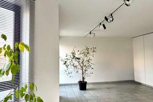 Haus Schucht Krefeld, 2. Etage *Aufzug* 2-Zimmer-Wohnung mit Balkon und Tiefgaragenstellplatz – Uerdingerstraße 149, 47799 Cracau, Krefeld – Vorschaubild 3