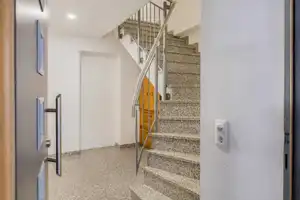 Historisches Mehrfamilienhaus mit Charme und Rendite: 5 Wohneinheiten in kernsaniertem Kulturdenkmal – Emmendingen (Kreis) – Vorschaubild 8