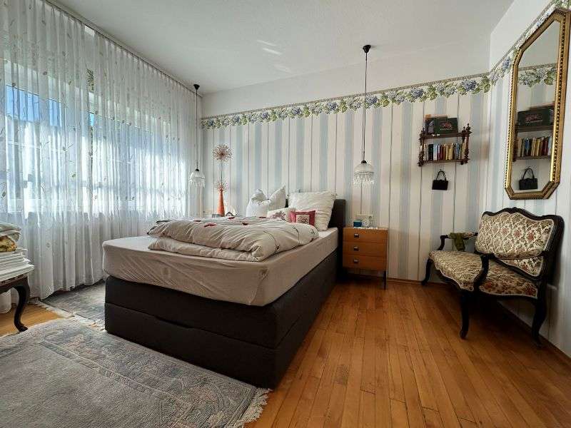 Immobilie in Dettingen an der Erms - Raum für Generationen, Rendite und Ideen – Gepflegtes Mehrfamilienhaus mit Garten - Bild 0