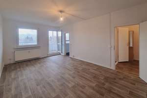 Wenig Treppensteigen nötig! 3-Zimmer-Wohnung im 1. OG! Wir renovieren! – Robinienstraße 20, 1169 Gorbitz-Süd, Dresden – Vorschaubild 2