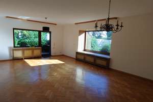 Großes Haus, 5 Zimmern, großer Garten, Garage und Keller in Bremen, Sebaldsbrück