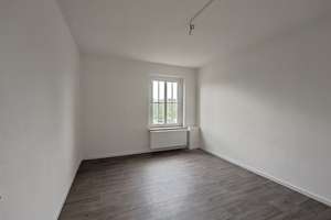 Drei Zimmer mit großem Balkon...! – Mittelfeldstraße 58, 6862 Roßlau, Dessau-Roßlau – Vorschaubild 4