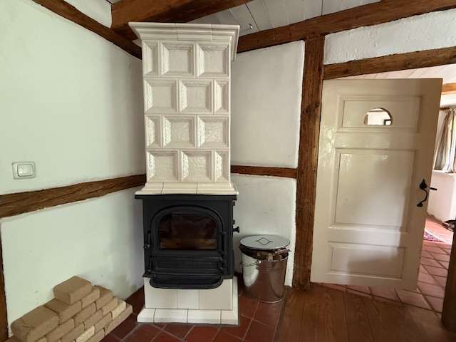 Immobilie in Elmenhorst - 1.232 m² Grdstck. * liebevoll restaur. Fachwerkhaus * zentral u. dennoch idyllischer Garten* Carport - Bild 2