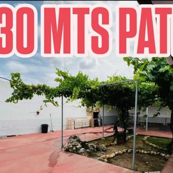 Dorfhaus zum Verkauf mit 3 Schlafzimmern, privatem Garten von 230 m, Garage für 2 Autos. Bereit zum 