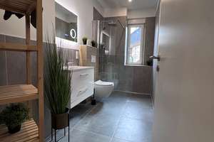 Sanierte Erdgeschosswohnung mit Garten