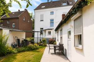 Charmantes Mehrfamilienhaus mit drei Wohneinheiten, Anbau und Garten in Düsseldorf-Benrath – 40597 Benrath, Düsseldorf – Vorschaubild 8