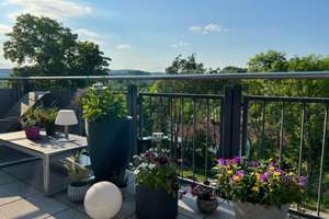 Melsungen: Stilvolles Zweifamilienhaus mit Dachloggia, stylischen Balkonen und tollem Garten – Die vollständige Adresse der Immobilie erhältst du vom Anbieter., 34212 Melsungen – Vorschaubild 4
