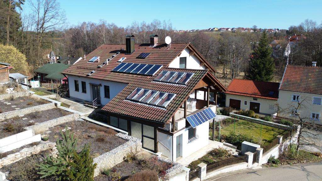 Immobilie in Deining - Eigennutzung oder Kapitalanlage!
Großes Haus mit Charme und Substanz,   
    Deining - Ortskern - Bild 3