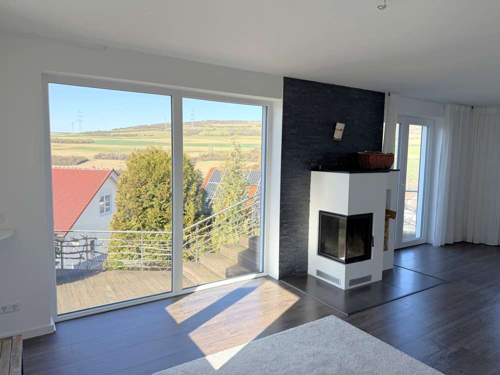 Immobilie in Mertesheim - Frische Luft, freier Blick, hoher Wohnkomfort = Lebensqualität! Modernes EFH m. ELW in Mertesheim! - Bild 6