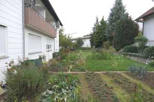 Entwicklungsfähiges Mehrfamilienhaus, grosszügiges Grundstück, Garagen, plus 8 Stellplätze – Hohenlohekreis – Vorschaubild 9
