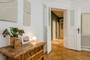 Altbau mit Seele – Stilvoll sanierte 5,5-Zimmer-Wohnung mit Eleganz und Raum für die ganze Familie! – Schustehrusstraße 28, 10585 Charlottenburg, Berlin – Vorschaubild 6