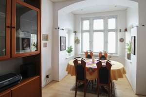 Attraktive 2-Zimmer-Wohnung in Berlin-Friedenau mit großzügigem Wohnbereich und Loggia  – Die vollständige Adresse der Immobilie erhältst du vom Anbieter., 12161 Friedenau, Berlin – Vorschaubild 2