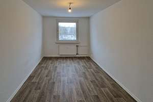 Hier ist ganz viel Platz! - 4-Zimmer-Wohnung mit Balkon, frisch renoviert - ** AB AUGUST **! – Ringstraße 197, 4209 Grünau-Mitte, Leipzig – Vorschaubild 9